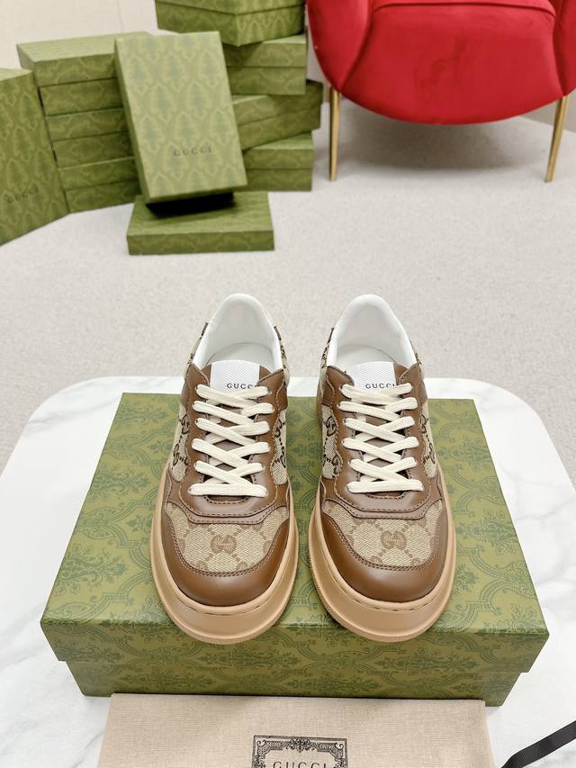 Direktverkauf Damenschuhe Damen Gucci Brandneue Chunky B-Serie Mit Leichter, Wei