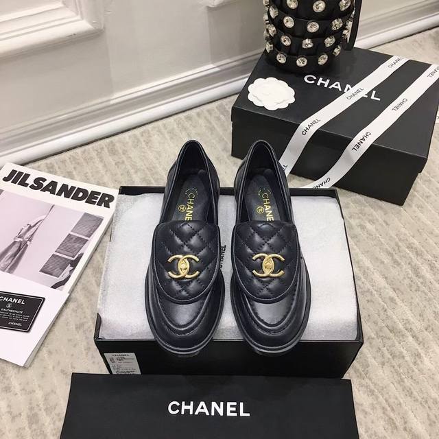 Direktverkauf Cc Kleine Chanel-Fr Hjahrskollektion Mit Neuen Pumps Obermaterial: