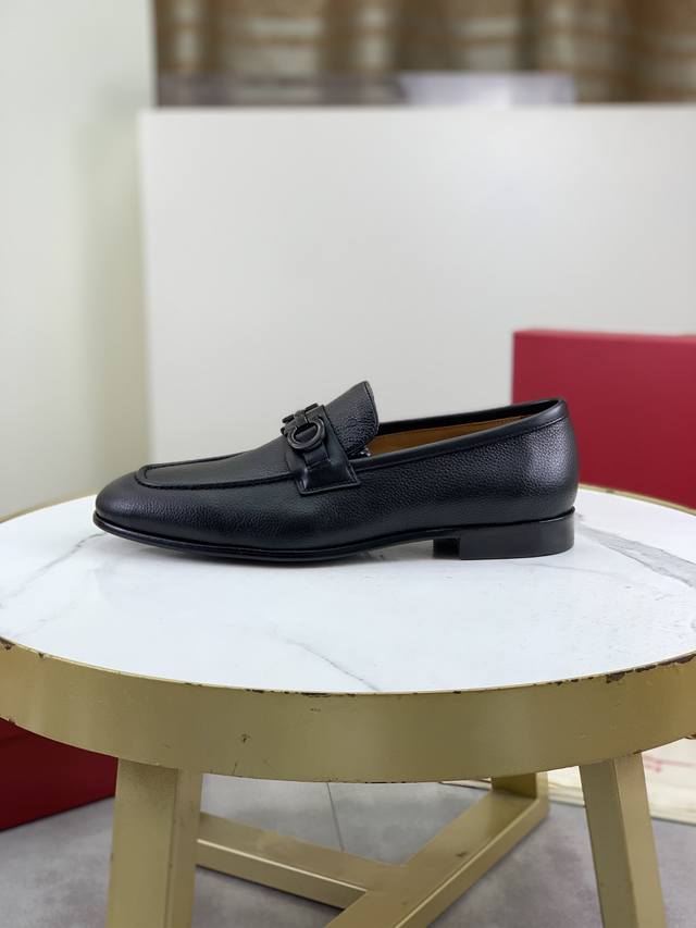 Fabrikpreis Top-Qualit T Echtleder-Laufsohle Serie Salvatore Ferragamo Business-