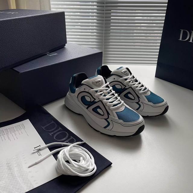 Di~R Sportlaufschuhe Die Neuen Sportschuhe Zeichnen Sich Durch Moderne Linien Au