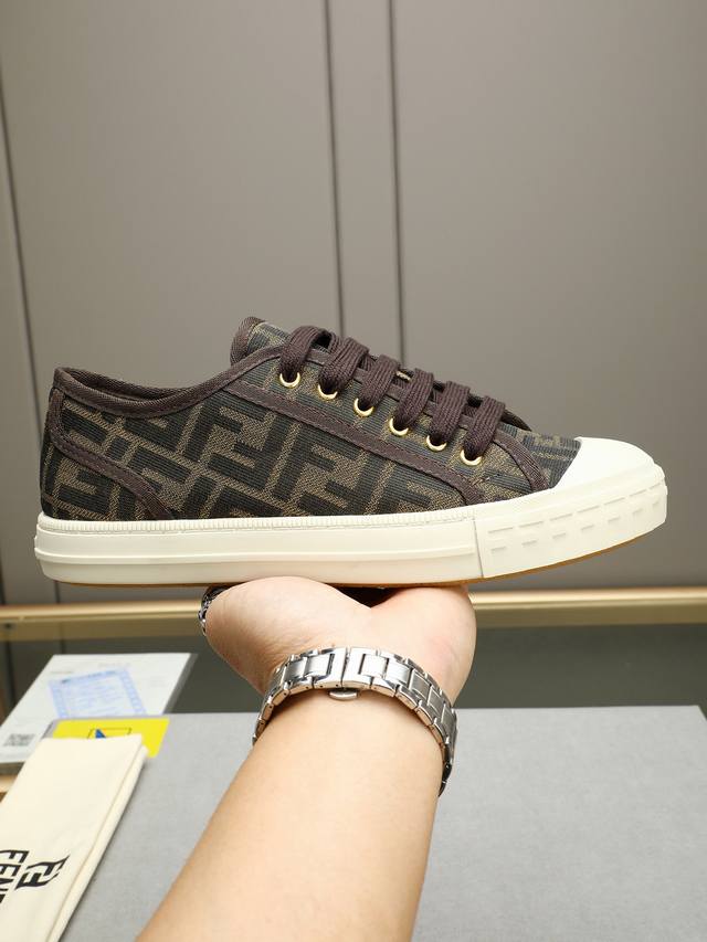 Fend* Domino Stoff-Freizeitschuhe, Kleine, Leichte Sportschuhe. Importierter Sto