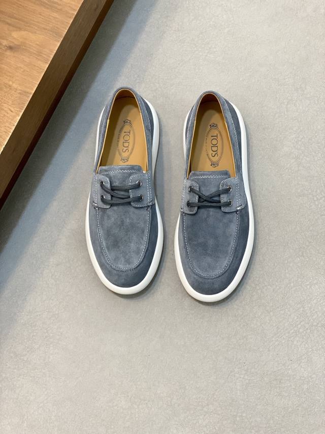 Tod's Tod's Sportschuhe Aus Leder Diese Sportschuhe Sind Aus Wildleder Gefertigt