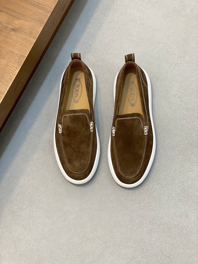Tod's Sneakers Aus Leder Diese Sneakers Sind Aus Wildleder Gefertigt, Haben Eine