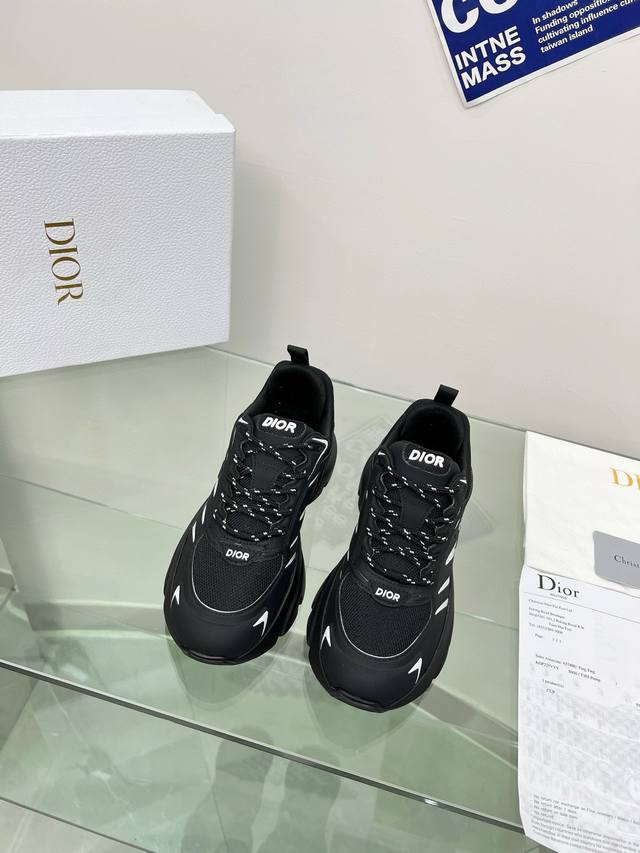Tats Chlicher Preis: 2025 Dior B32 Brandneue Schuhe Sind Da. Sie Sehen Wirklich