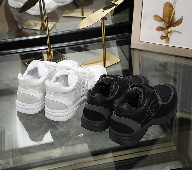 Chanel 2 Offizielle Website Cover Classic Casual Sneakers, Chanel Laufstegmodell