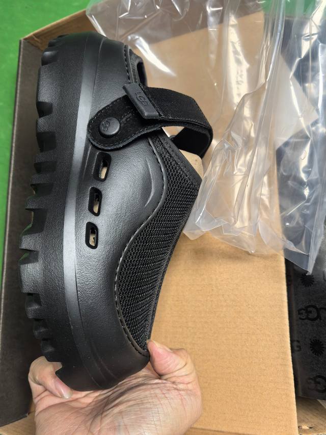 2025U*G Fr Hlings-Tasman-Paar-Slipper Mit Fersenriemen. Formgepresste Crocs-Schu