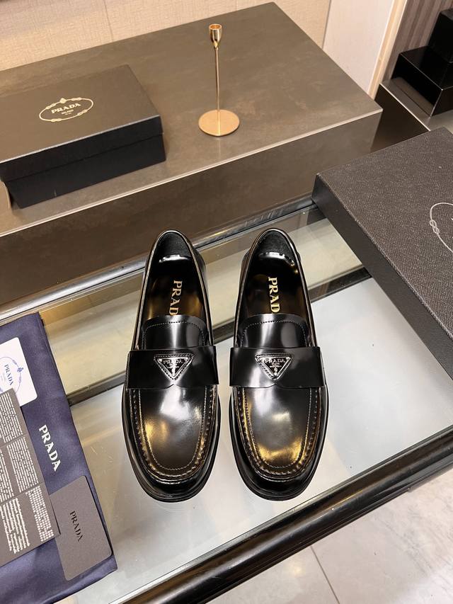 Prada Prada Hochwertige Herren-Freizeitschuhe, Importierte Loafer Aus Gl Nzendem