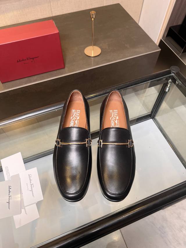 Ferragamo Herren-Lederschuhe: Diese Eleganten Herren-Loafer Mit Aufwendigen Deta