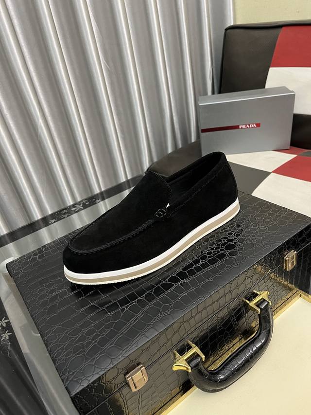 Fabrikpreis Pro Paar: B Prada Einzigartige, Moderne Sneakers. L Ssige Loafer Aus