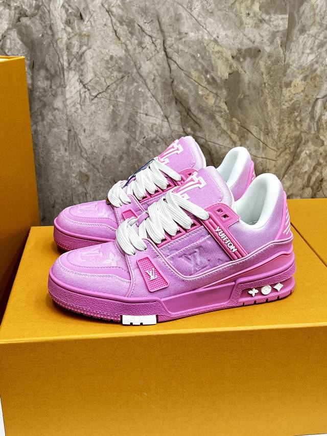 Lv Trainer Herren-Sneaker, Neue Farbgebung. Dieser Lv Trainer Sneaker Aus Genarb