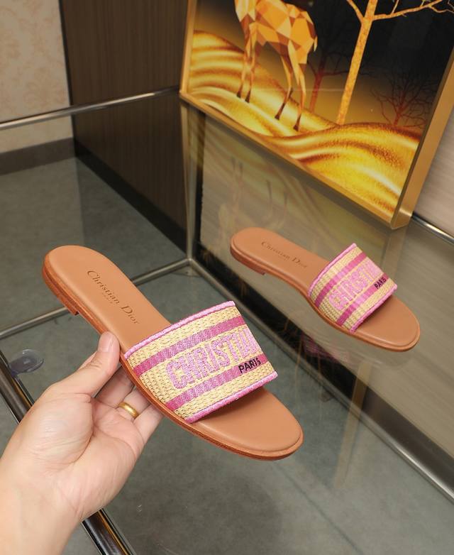 Dior Dior Flache Zehensandalen, Obermaterial Aus Grasfarbenem Zucker, Elektroges