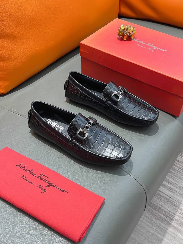 Produktname: Ferragamo Regul Re Gr En: 38-44 S Produktmaterial: Ausgew Hltes Rin