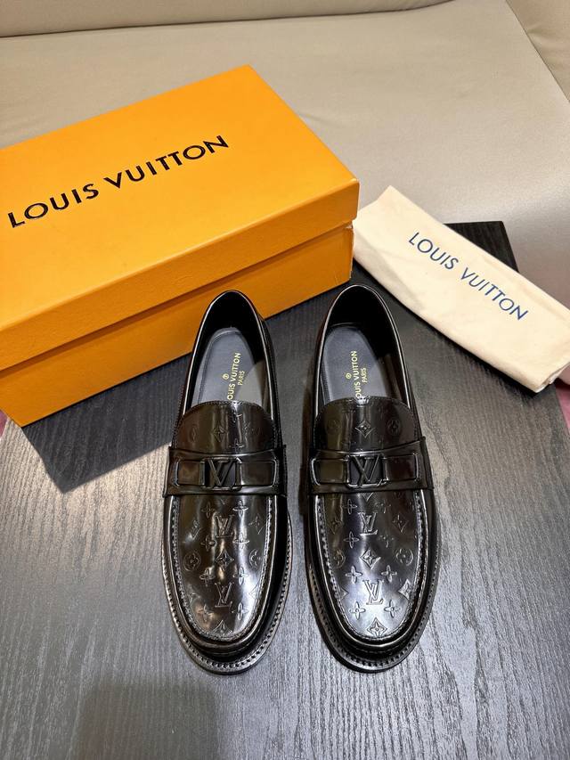 Top-Version L Diese Major Loafer Sind Aus Spiegelglattem Rindsleder Gefertigt Un