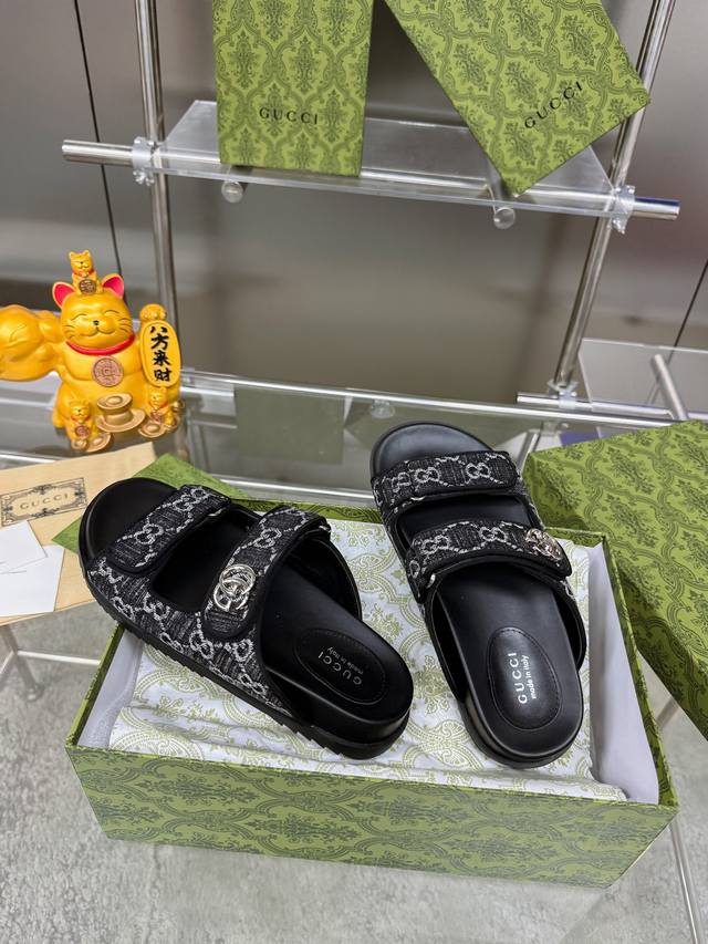 Fabrikpreis Damenschuhe Sport Originalware Sommerneuheit Damen Doppel-G-Sandalen