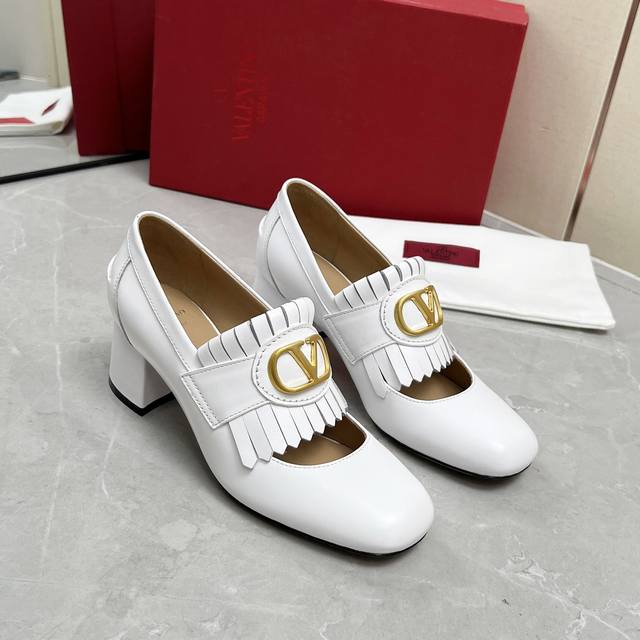 Fabrikpreis Damenschuhe Sportschuhe Originalware Valentino 25 Neue Fransenslippe