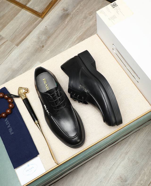Fabrikpreis P Wassergef Rbtes Rindsleder Prada High-End-Verkaufsregal Neueste Mo