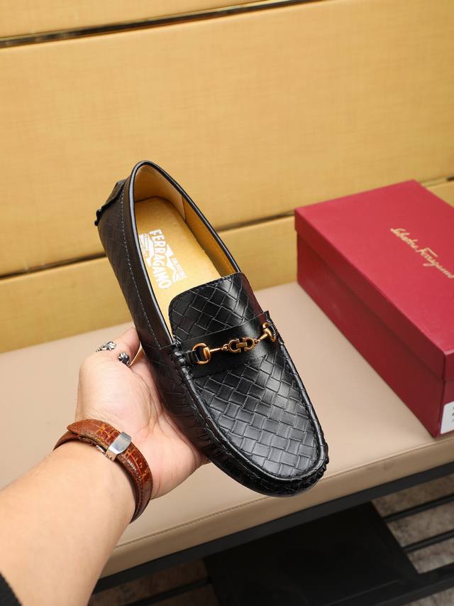 Ferragamo, Offizielles Neues Modell, In Den Letzten Jahren Hat Ferragamo Immer W