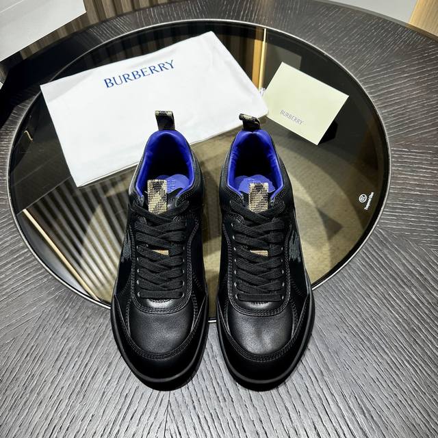 Burberry Leder Matrix Sneakers High Fashion Show Sneakers, Erstmals Vorgestellt