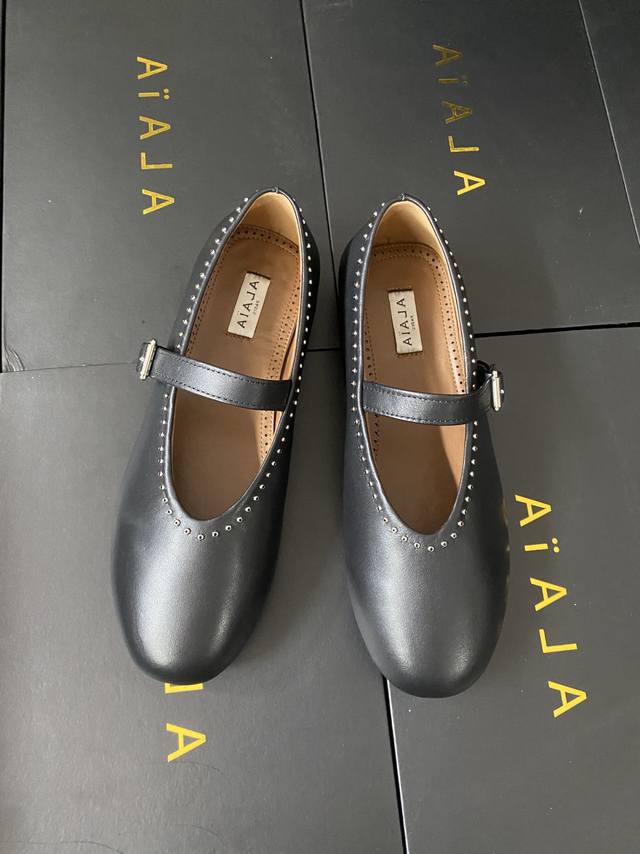 Alaia Laufsteg-Modell Mit Flachem Ballerina-Absatz! S -Cooler Ballerina-Stil, Ei