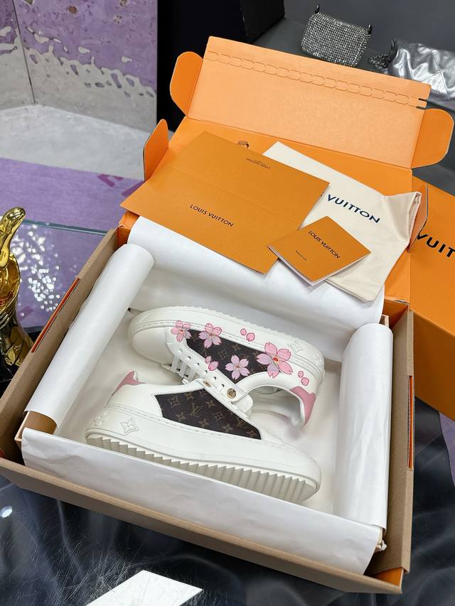 Fabrikpreis: Neueste Lv-Sneaker-Serie Diese Time Out-Sneaker Sind Aus Weichem Se