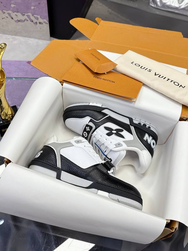Fabrikpreis: Top-Version L V Neuer Klettverschluss Paar Herrenschuhe Lv Louis Vu