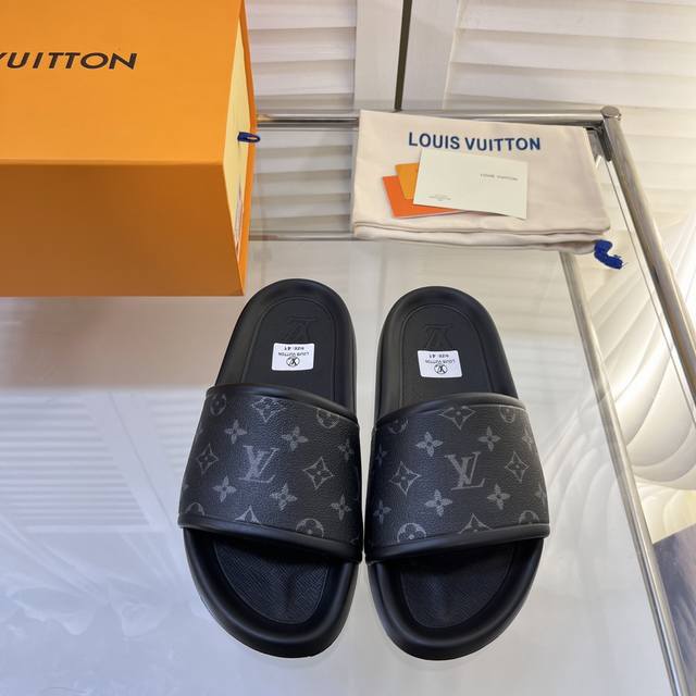 Tats Chlicher Preis: Paar Lv Sommerneuheit Monogram-Relief-Slipper Originalform