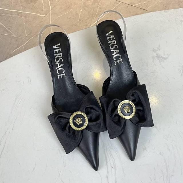 35-42 Gr E Versace Neue Flache Sandalen Mit Niedrigen Abs Tzen, Obermaterial Aus