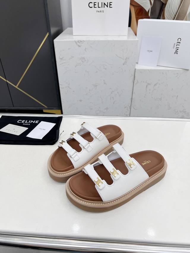 Celine, Neues Modell, Auff Lliges Kleines Triumphbogen-Logo Aus Metall, Dreistre
