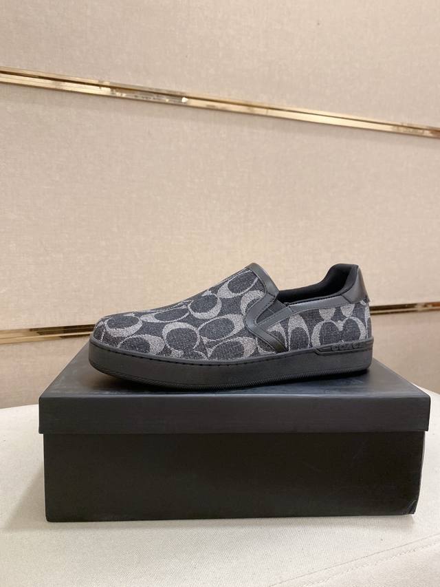 Neu Auf Der Offiziellen Website Coach Exklusive Neue Herren-Low-Top-Sneaker Mit