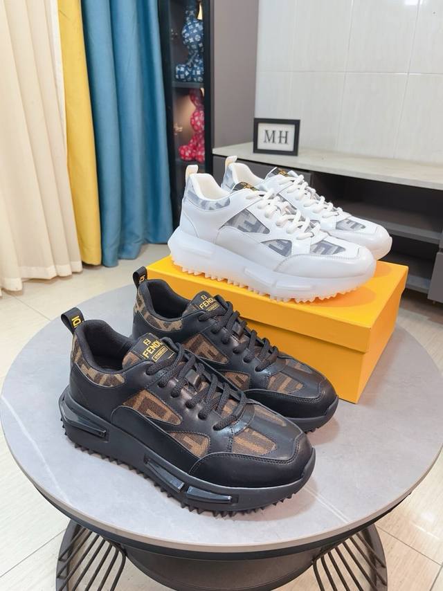 Fabrikpreis Fendi Klassischer, Bequemer Herrenschuh. Dieser Raffinierte Sneaker