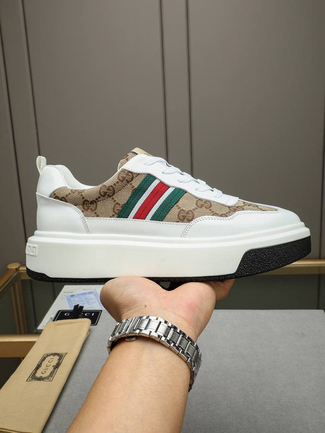 Neue Herrenschuhe Von Gucci Modisch Und Trendy Aus Gewaschenem Kalbsleder! Super