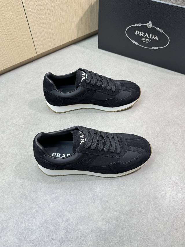 Prada Prada Hochwertige Original-Freizeit-Sneaker Obermaterial: Veloursleder, Ho