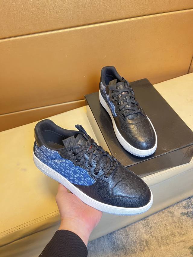 Givenchy Hochwertige Originalware Obermaterial: Nappa-Kalbsleder, Velours-Kalbsl