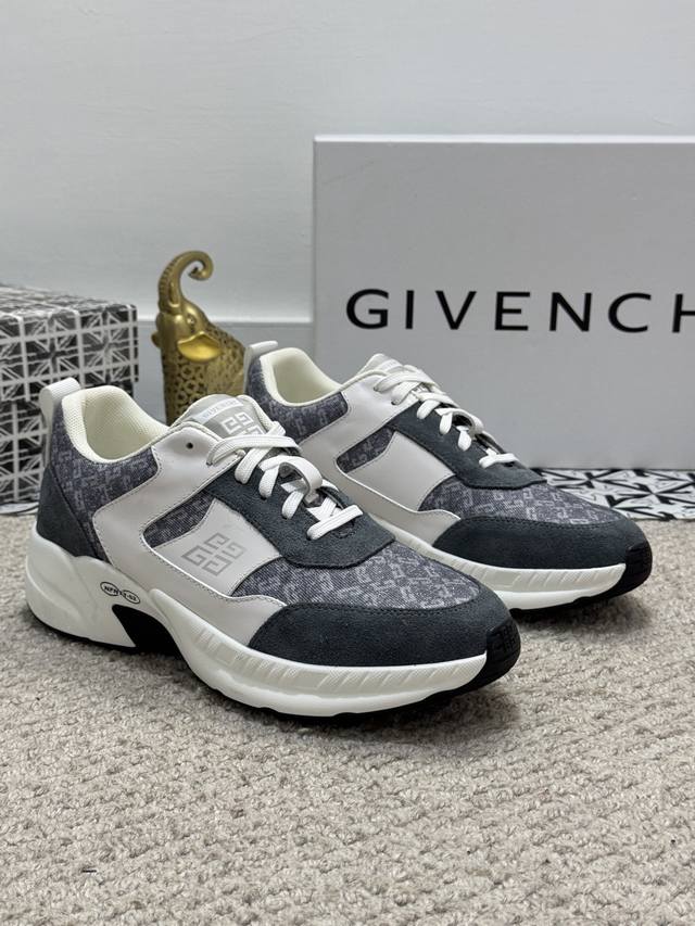 Fabrikpreis P Tats Chlicher Preis G I V E N C H Y Givenchy, Neues Modell, Gleich