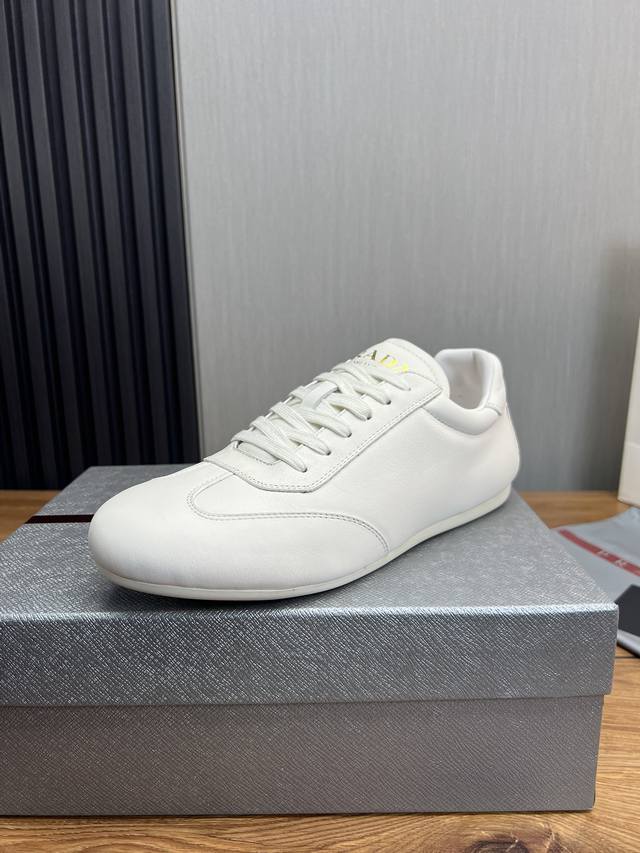Fabrikpreis Herrenbekleidung Herrenschuhe Sport Originalware Prada Prada Herrens