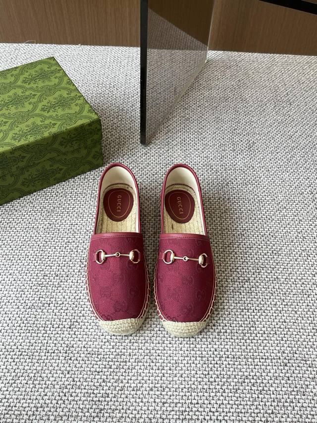 Gucci 2025Ss Neue Damen-Fischerstiefel Mit Pferde-Schnalle Diese Schuhe Sind Aus
