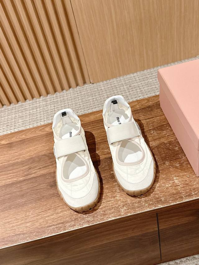 Miu Miu Fr Hjahr/Sommer-Neuheit: Cookie-Schuhe, Forrest Gump-Schuhe, Freizeitsne