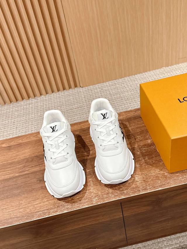 Louis Vuitton Herren-Sportschuhe In Neuem Design Aus Glattem Rindsleder Gefertig