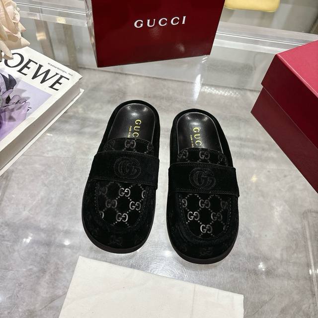 Damen-Mules Mit G-Logo Und Zehenkappe Dieses Vielseitige Design Verbindet Die Tr