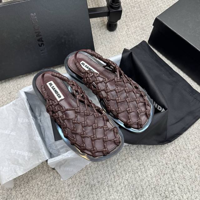 Schlichtes Modell Jil Sander 2025 Jil Sander Fr Hjahrssandalen-Kollektion! Die N