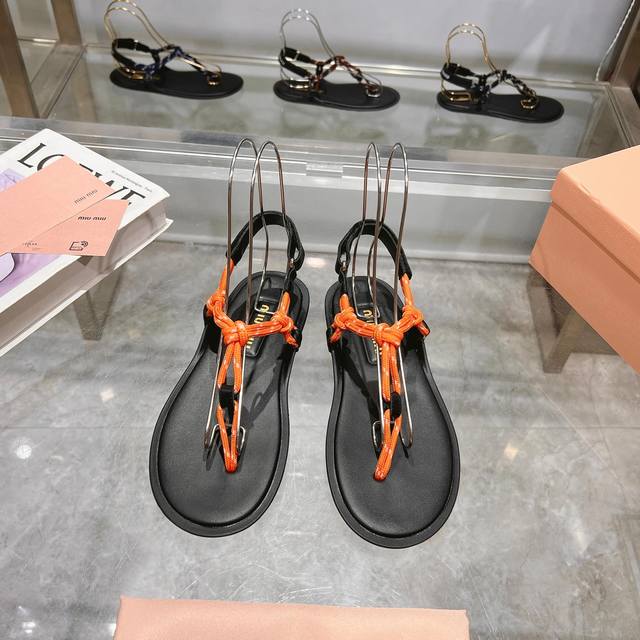 Miumiu*Miu Miu 24 Sommerneuheit, Die Weltweit Angesagtesten Zehensandalen, Auf D