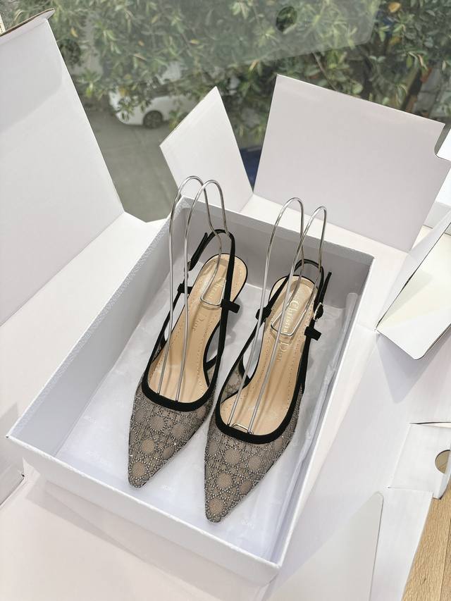 Einkaufsservice G269 #Dior 2025 Fr Hjahrsneuheit Strand-Flip-Flops Mit Stickerei