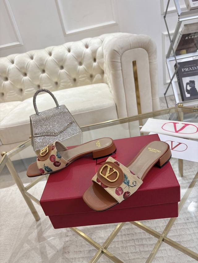 Das Neueste Einzelst Ck Aus Der Boutique, Das Alle Cherry-Fans Und Streetstyle-I
