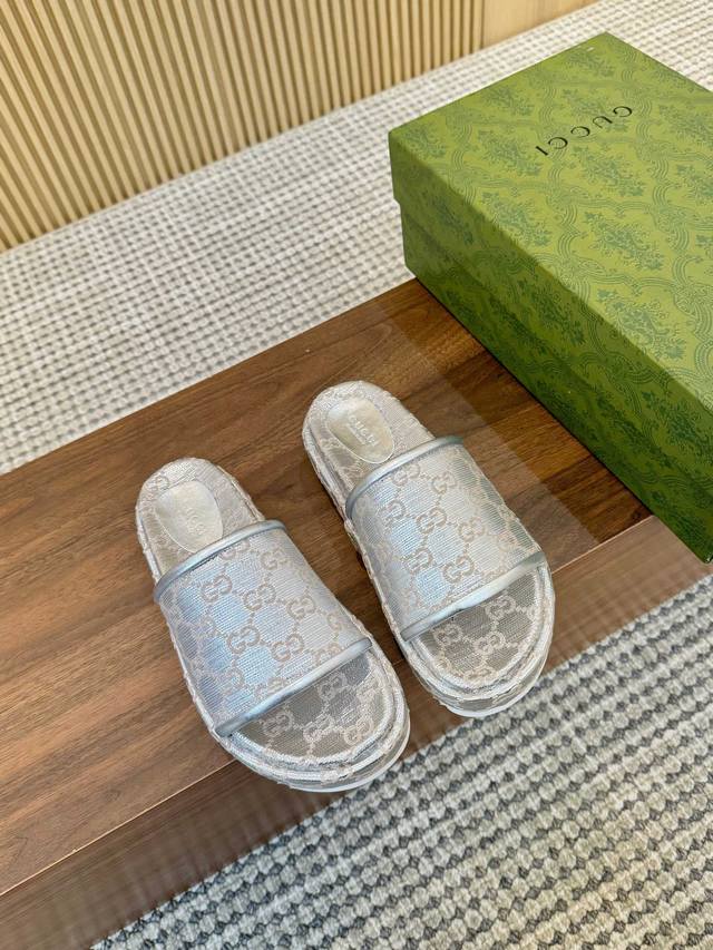 Ganzj Hrig Lieferbar, Gucci Gucci Neueste Limitierte Auflage Von Flip-Flops Mit