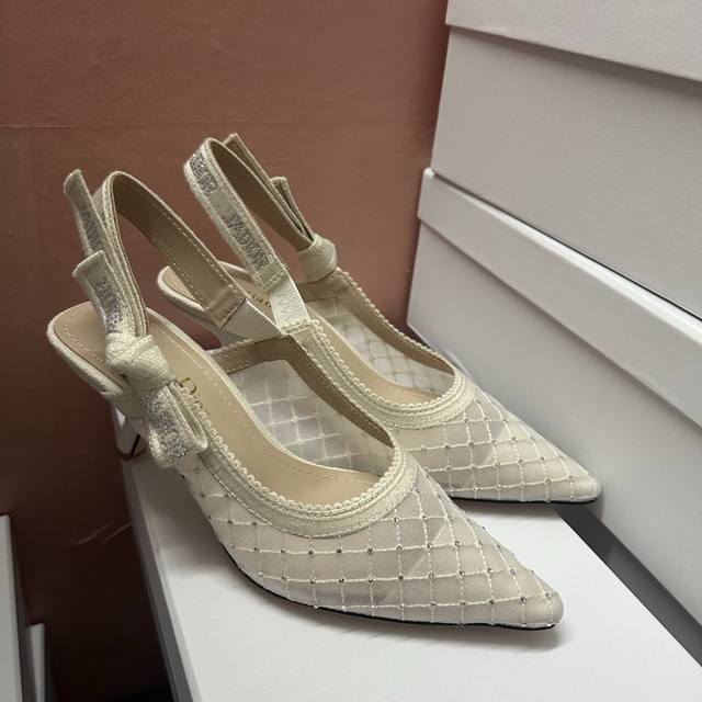 J'adior Dior Dior Neueste Star-Modelle Aus Der Boutique Mit Gewebtem Riemchen Un