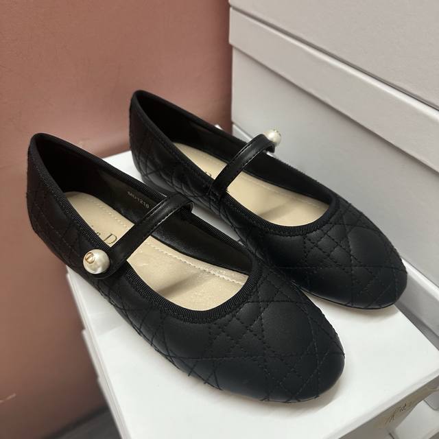 Das Neueste Meisterwerk Der Neuen Dior-Designerin Maria Grazia Chiuri, Die J'adi