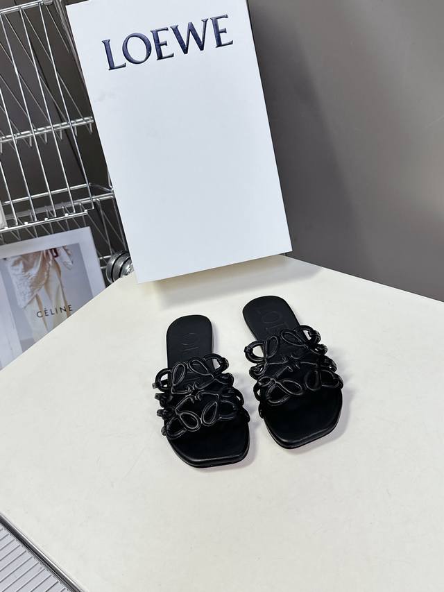 Loewe Neueste Fr Hjahr/Sommer-Sandalen Von Loewe Verr Cktes Design, Schlichtes D
