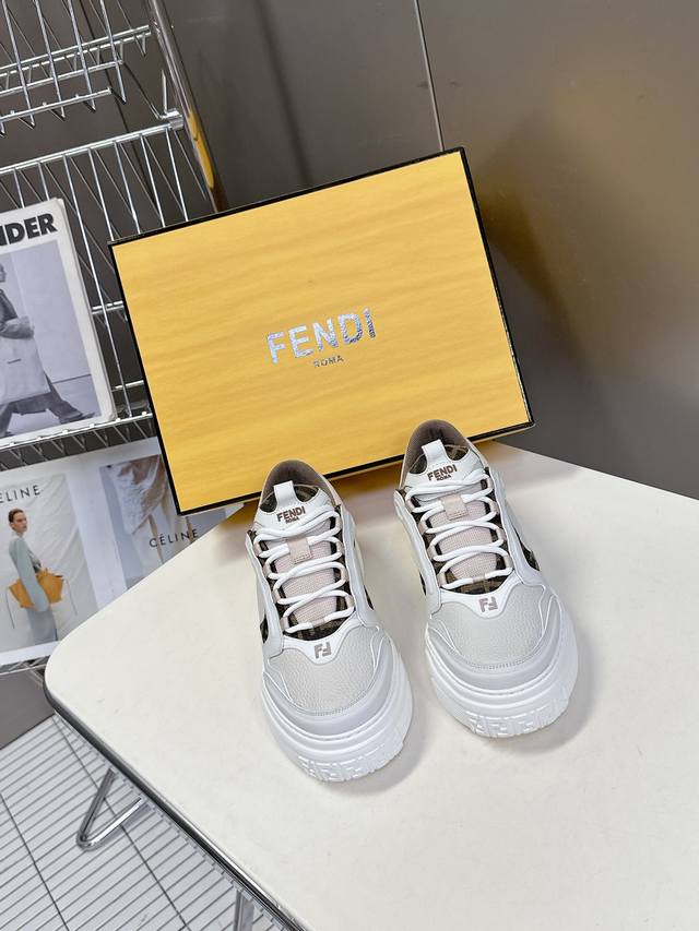 Fendi Fendi Fr Hjahr/Sommer-Kollektion, Neueste Laufsteg-Sneaker Das Meistgezeig