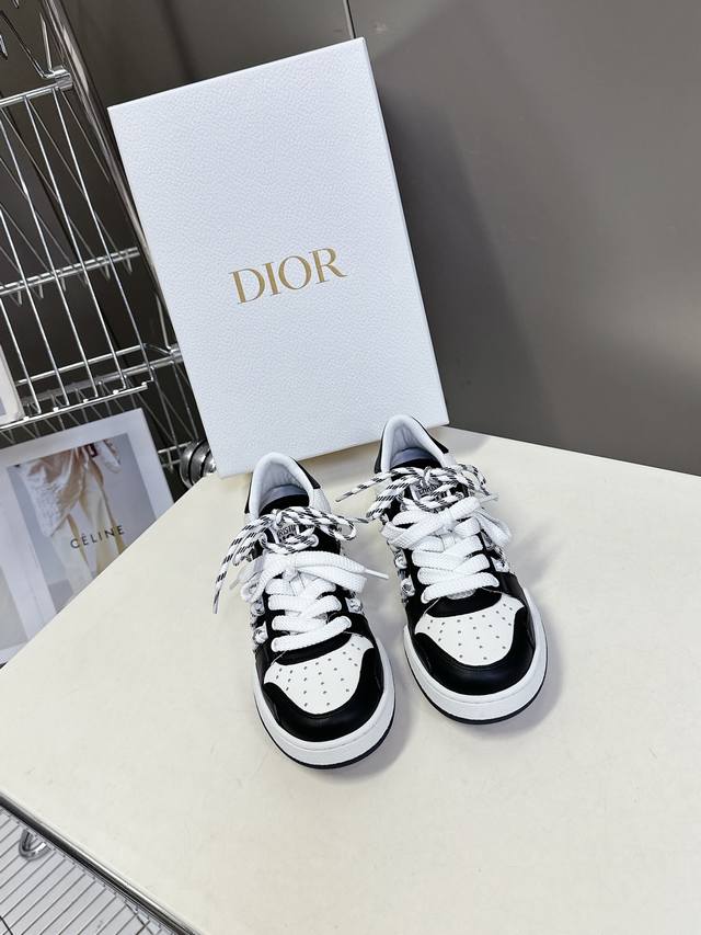 Dior Dior Fr Hjahr/Sommer-Laufstegmodell, Durchbrochene Sneakers Taikoo Hui Rmb1