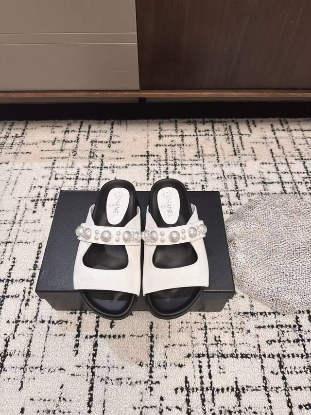 Einkaufsagentur Chanel 2025 Fr Hjahr/Sommer Neue Pantoletten Mit Zehensteg Trium